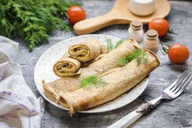 Pişirme ruloları çok basit ve hızlıdır. Hem bayram masasını hem de gündelik masayı mükemmel bir şekilde dekore ederler. Not al! Afiyet olsun.!