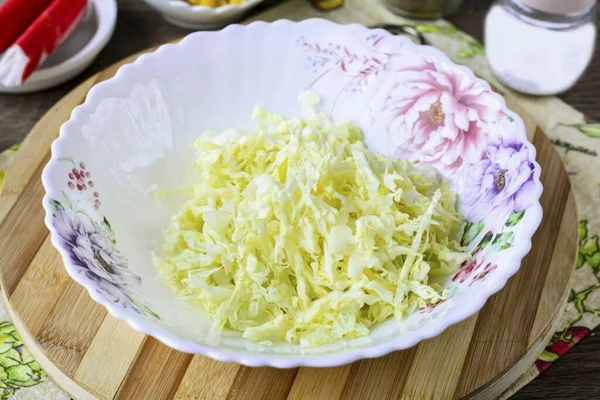 Chop Chinese Cabbage Place Deep Bowl — Stock Photo, Image