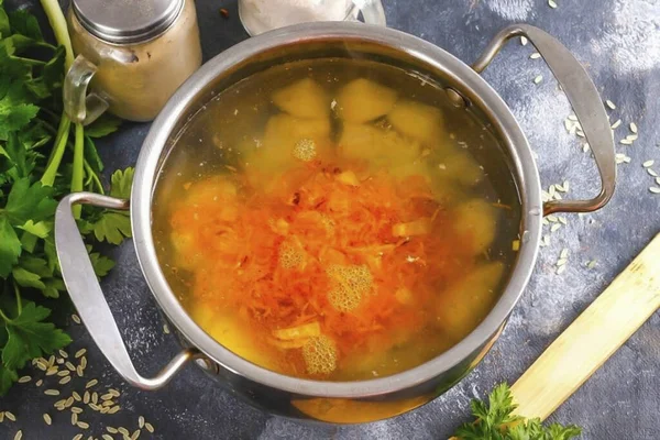 Minutos Antes Final Culinária Coloque Fritura Vegetal Uma Panela Misture — Fotografia de Stock