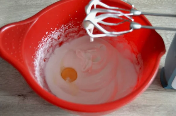 Add Egg Yolks One Time While Whisking — Stock Photo, Image