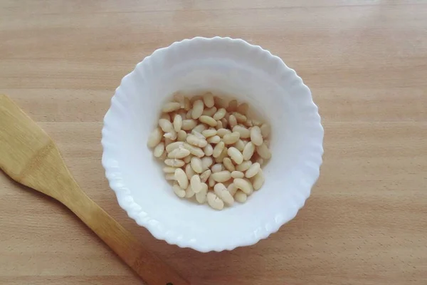 Ponga Los Frijoles Cocidos Una Ensaladera — Foto de Stock