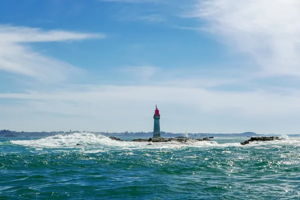 Farol em ondas Fotos De Bancos De Imagens Sem Royalties