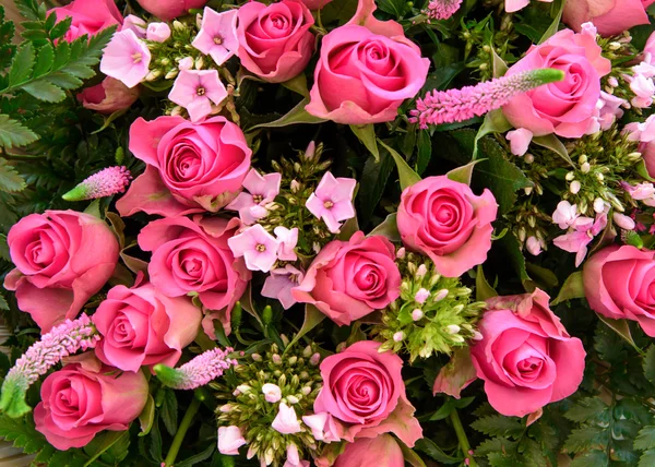 Derma pembe Gül ile karışık boquet