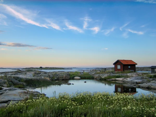 Small hut in the outer acrhipelago — Stock Photo, Image