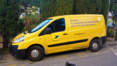 Sarı Citroen Nemo Combi La Poste