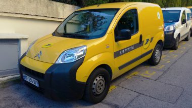 Sarı Citroen Nemo Combi La Poste