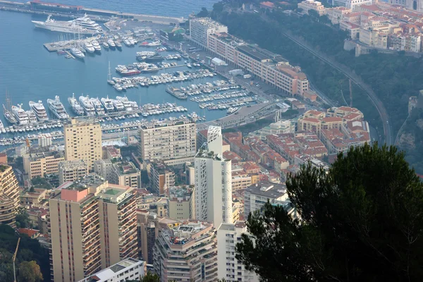 Veduta aerea dei grattacieli e del porto Hercule a Monaco — Foto Stock