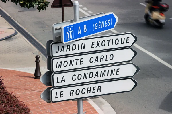 Znaki drogowe w Monako — Zdjęcie stockowe