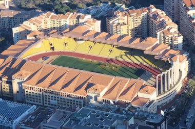Stade Louis II ve Fontvieille havadan görünümü 