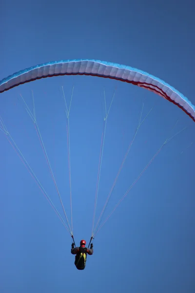 Paraglider on Blue Sky — Stock Photo, Image