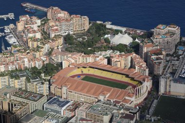 Stade Louis II ve Fontvieille havadan görünümü 