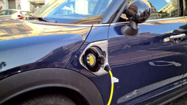 Menton Fransa Kasım 2020 Mini Cooper Countryman All4 Plug Hybrid — Stok video