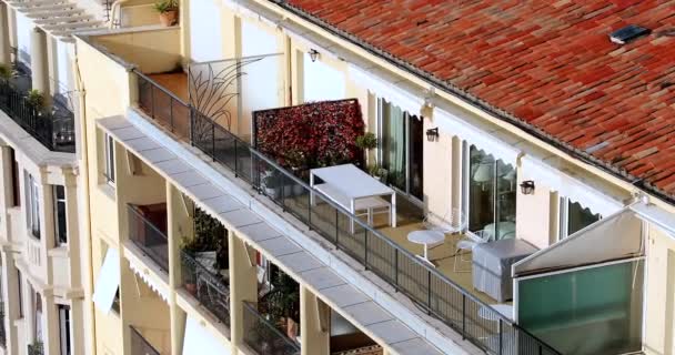Barevná Fasáda Budovy Mnoha Balkony Nice Francouzské Riviéře Francie Evropa — Stock video