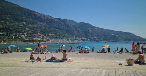 Menton France July 2021 Vacationing People Sunbathing Sandy Beach Menton — 비디오