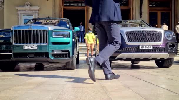 Monte Carlo Monako Srpna 2021 Rolls Royce Cullinan Bentley Bentayga — Stock video