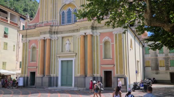 Dolceacqua Italia Agosto 2021 Hermosa Fachada Colorida Iglesia Sant Antonio — Vídeo de stock