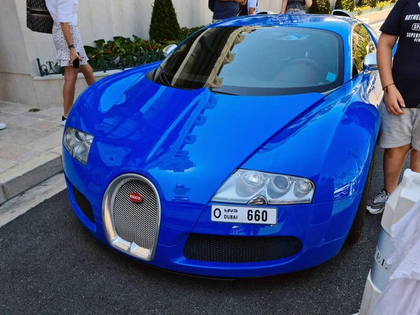 Montecarlo Mónaco Agosto 2021 Blue Bugatti Veyron Superdeportivo Lujo Estacionado — Foto de Stock