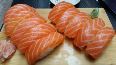 somon nigiri 