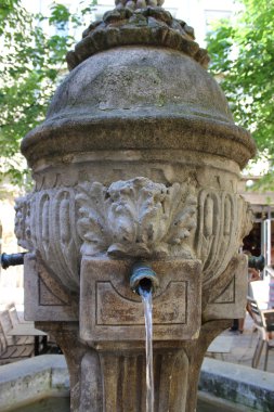 Provence antik çeşme