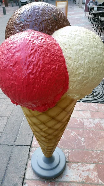 Giant Ice Cream Cone — Stock Photo, Image