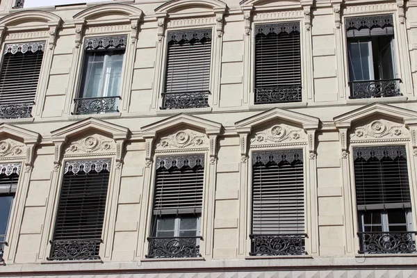 Fachada do edifício renascentista em Lyon — Fotografia de Stock