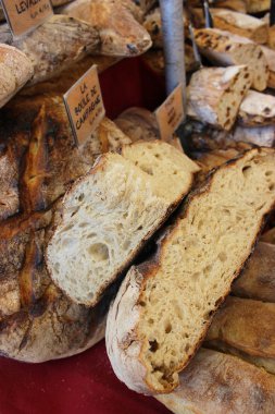 Crusty Fransız ekmeği (Boule de Campagne)