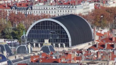 Opera de Lyon zaman atlamalı