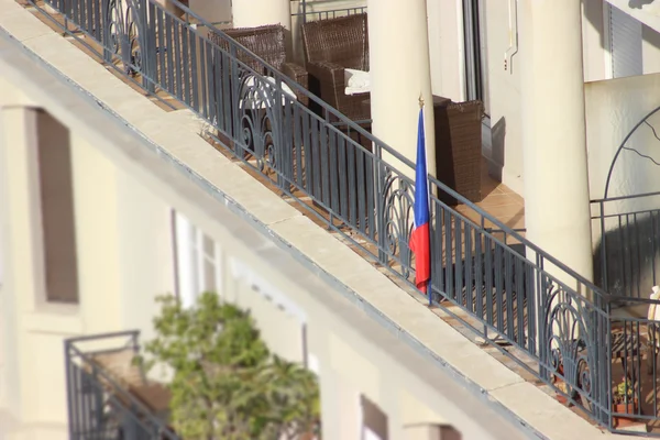 Bandeira Francesa na Varanda — Fotografia de Stock