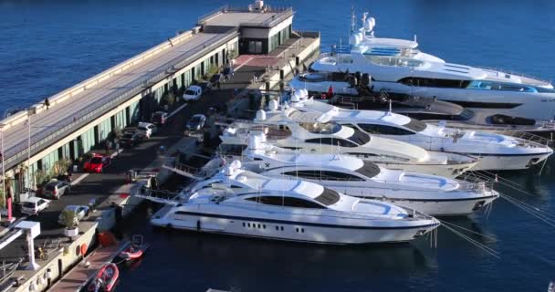 Iates de luxo em Monaco Harbor 5K — Vídeo de Stock