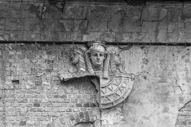 Moskova 'daki Vlakhernskoye-Kuzminki malikanesinde Mısır pavyonu. Tarihi malikanenin terk edilmiş binaları.