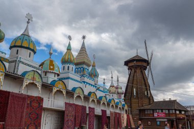 MOSCOW, RUSSIA - 02 Ağustos 2020: Izmaylov Kültür ve Eğlence Kompleksindeki Kremlin