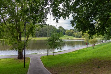 MOSCOW, RUSSIA - 16 Ağustos 2020: Lyublino Parkı, eğlence amaçlı bir kompleks 