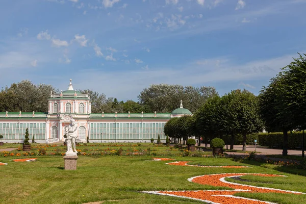 Landskap Utsikt Över Den Vanliga Franska Parken Med Statyer Och — Stockfoto