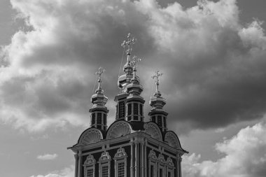 Novodevichy Manastırı 'ndaki Kurtarıcının Şekil Değiştirme Kilisesi. Siyah beyaz fotoğraf.