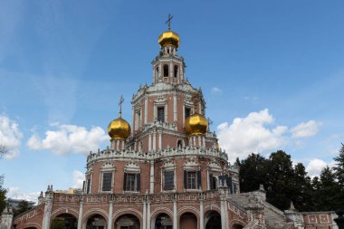 Fili Kilisesi (yaklaşık 1694). Naryshkin Barok Kilisesi aristokrat Lev Naryshkin tarafından Fili banliyösünde yaptırıldı.