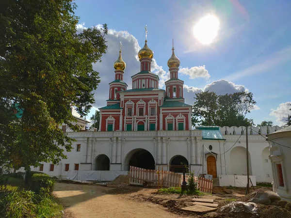 Iglesia Pokrovskaya Puerta Convento Novodevichy Patrimonio Humanidad Por Unesco — Foto de Stock