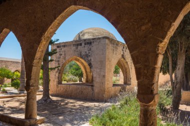 Ayia Napa Manastırı, Kıbrıs için kemer.