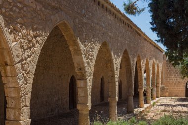 Ayia Napa Manastırı, Kıbrıs için kemer.