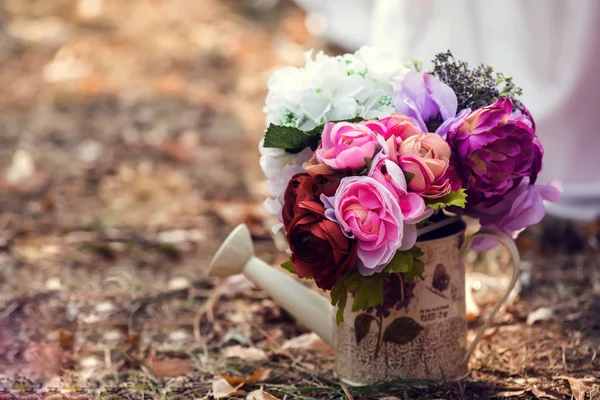 Krásné ručně vyráběné klasickou svatební dekorace venkovní — Stock fotografie