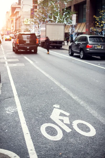 Cykel vägskylt på asfalt. — Stockfoto