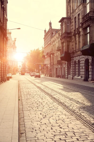 Cidade velha na Europa ao pôr do sol — Fotografia de Stock