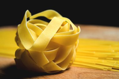 taze ev yapımı makarna bir arka plan