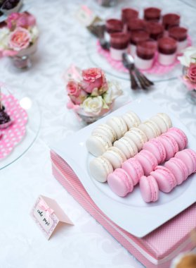 ekranda tüm çikolata şekerleme ile renkli düğün şekeri tablo.