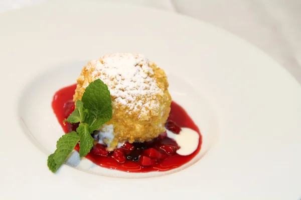 Fried ice cream with sauce — Stock Photo, Image