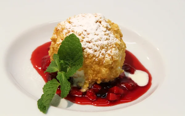 Fried ice cream with sauce — Stock Photo, Image