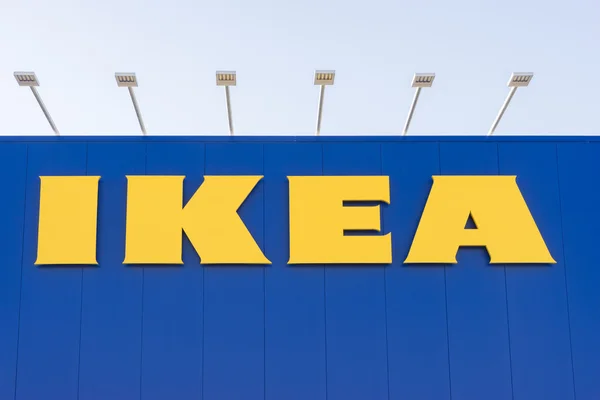 Знак IKEA на стене в Канберре, Австралия — стоковое фото
