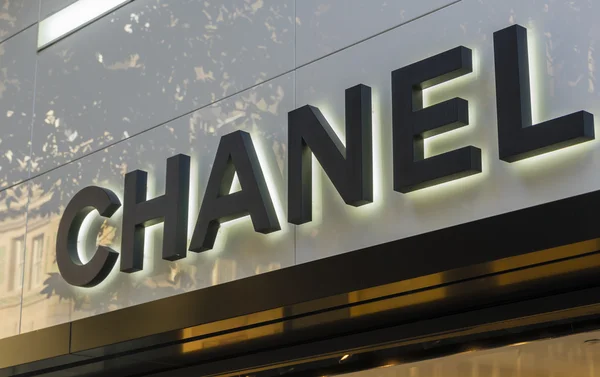 Close-up of Chanel retail store exterior — Stock Photo, Image