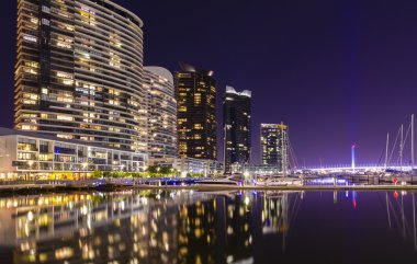 Docklands, Melbourne gece modern daireler