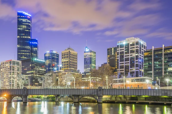 Il paesaggio urbano di Melbourne al crepuscolo — Foto Stock