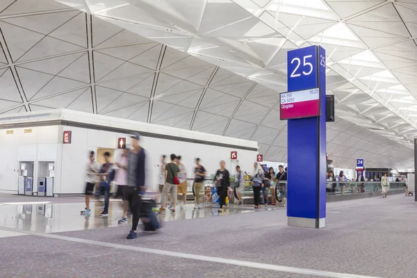 Hong Kong Uluslararası Havaalanı Bagaj ile yolcu